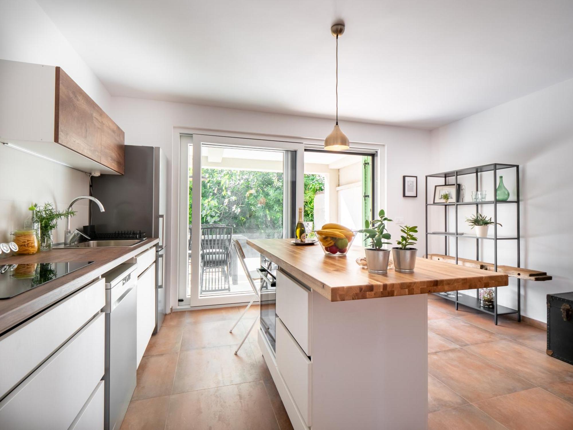 Sunny Side Apartma *